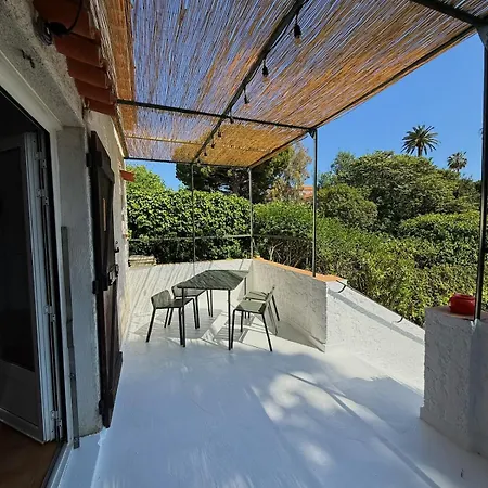 De A 50 M De La * Antibes