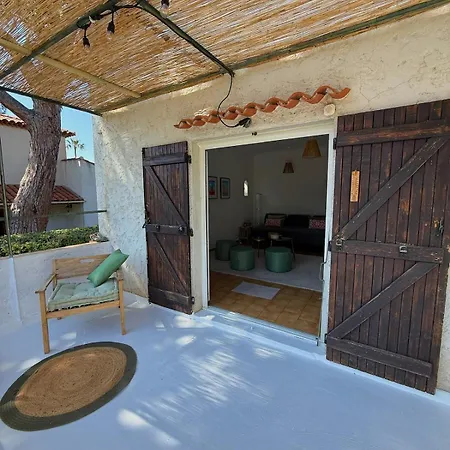 De A 50 M De La Villa