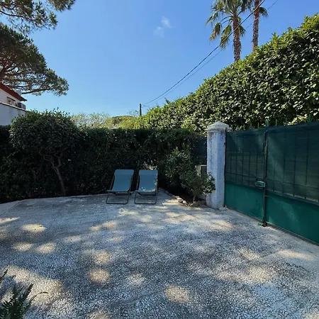 De A 50 M De La Antibes