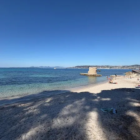 De A 50 M De La Antibes