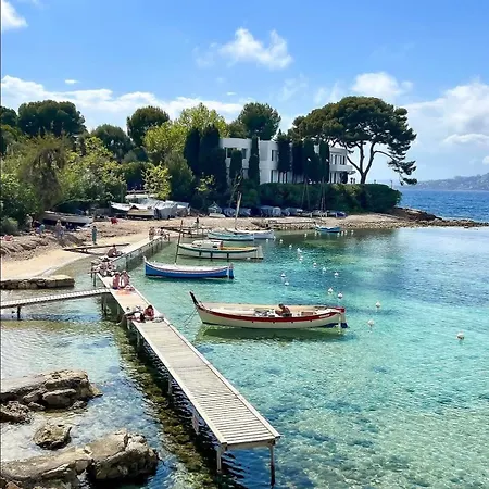 De A 50 M De La * Antibes